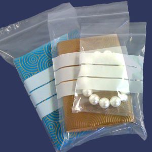 100 - Bags - 57mm x 57mm<P>Clear Grip Seal Poly Bags Write on Panels